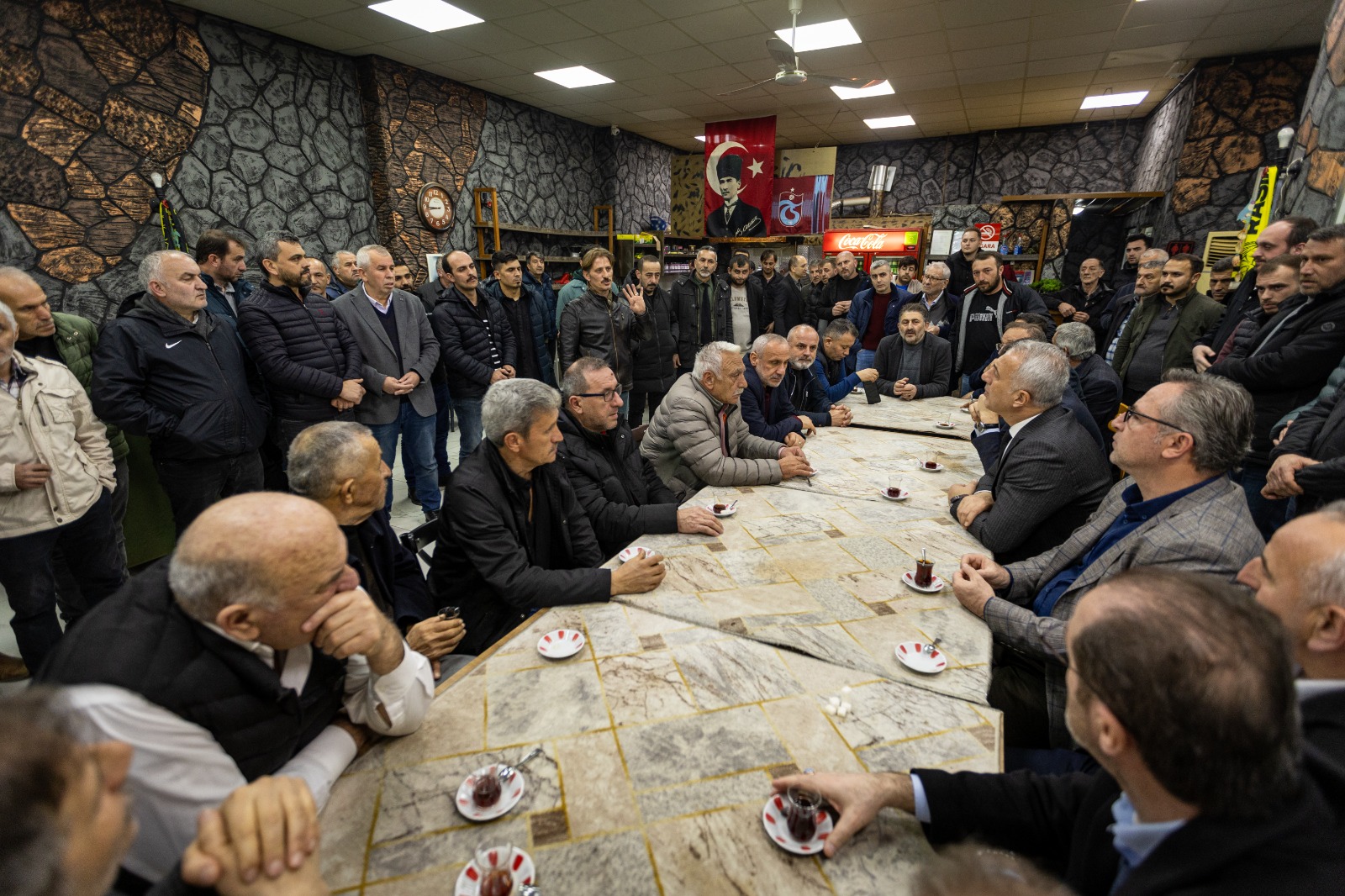 Babaoğlu, Seçim irtibat bürolarında coşkuyla karşılandı